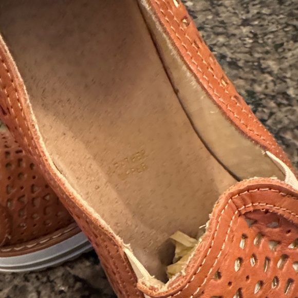 Summit by White mountain Perforated Leather Platform Loafers EUC 8.5 - Picture 14 of 14